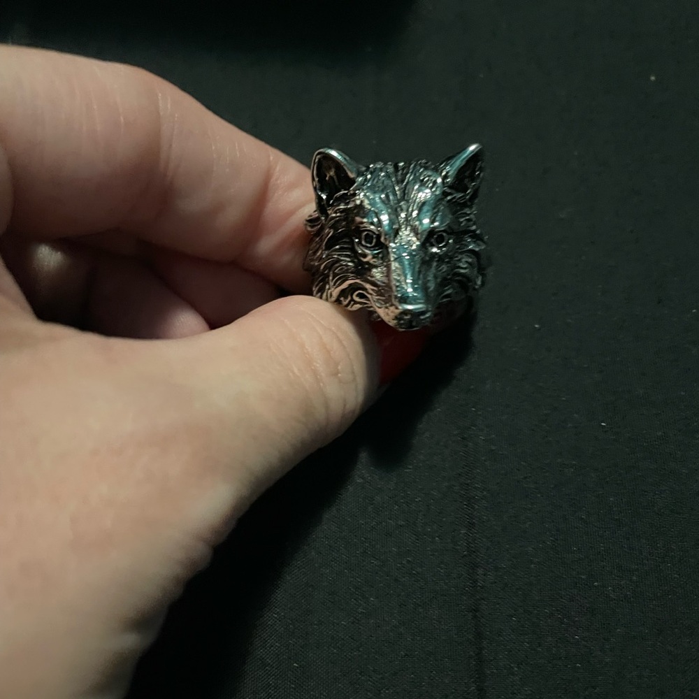 Metal wolf ring. - Picture 7 of 8